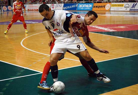 ElPozo Murcia afianza su liderato ante el Reale Cartagena - 3