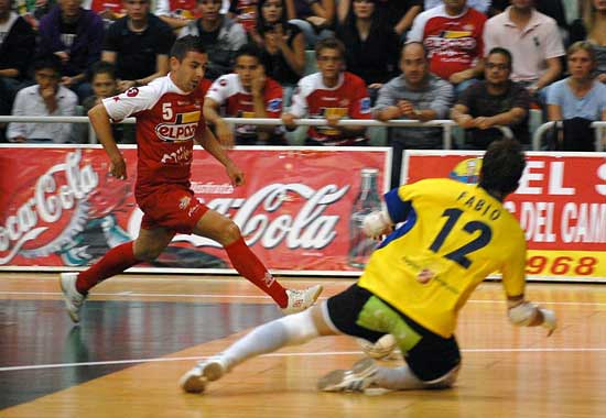 ElPozo Murcia afianza su liderato ante el Reale Cartagena - 4