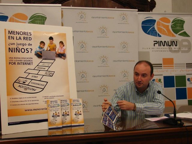 El IMJUVE realizará durante este curso escolar una campaña en centros educativos sobre el uso de internet por menores - 1, Foto 1