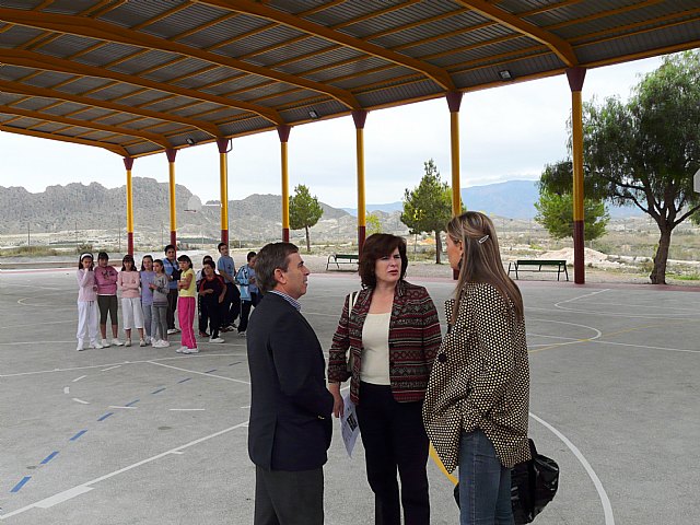 Visita a las obras finalizadas en varios colegios públicos ubicados en las pedanías de Molina - 1, Foto 1