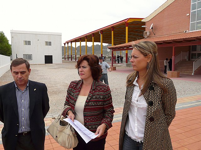 Visita a las obras finalizadas en varios colegios públicos ubicados en las pedanías de Molina - 2, Foto 2