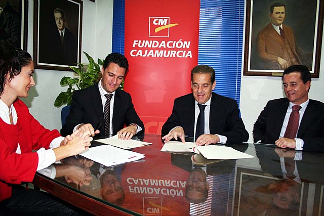 La fundación Cajamurcia cede al Ayuntamiento de Alcantarilla cuatro desfibriladores para las instalaciones deportivas municipales - 1, Foto 1