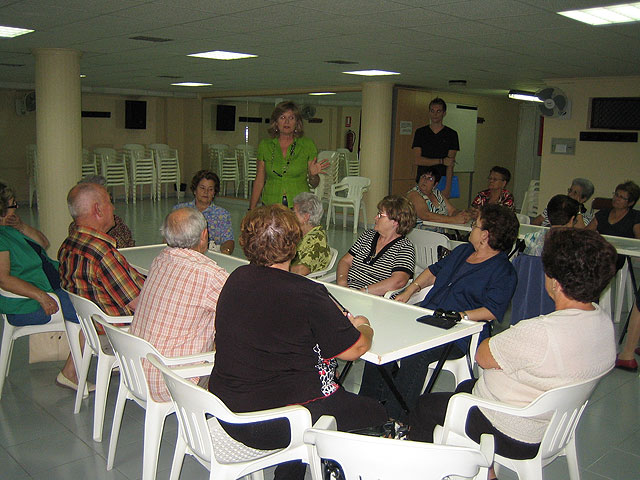 The Senior Center Municipal initiate local organized program of activities for 2009-2010, Foto 3