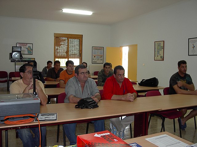 Curso de tractorista para desempleados en Torre-Pacheco - 1, Foto 1