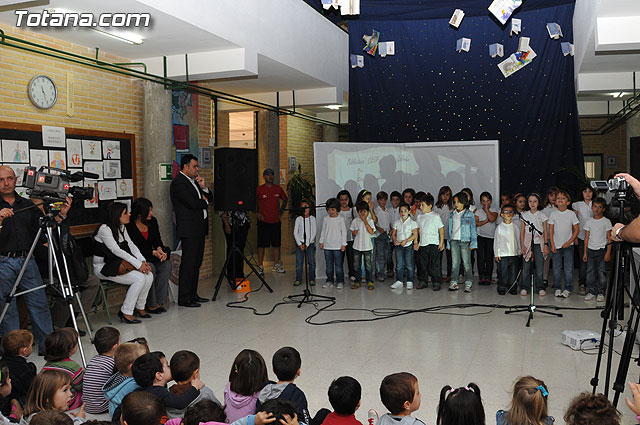 El colegio “Tierno Galván” inaugura la nueva biblioteca del centro recordando el Quijote de La Mancha - 1, Foto 1