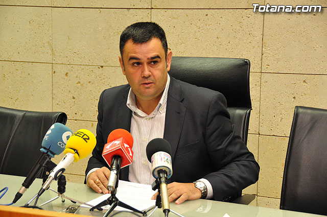 El alcalde de Totana anuncia que demandará por calumnias e injurias al concejal de IU+Los Verdes, Juan José Cánovas, Foto 1