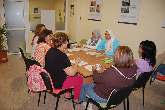 Las mujeres inmigrantes de Lorquí participan en un curso de igualdad - 2, Foto 2