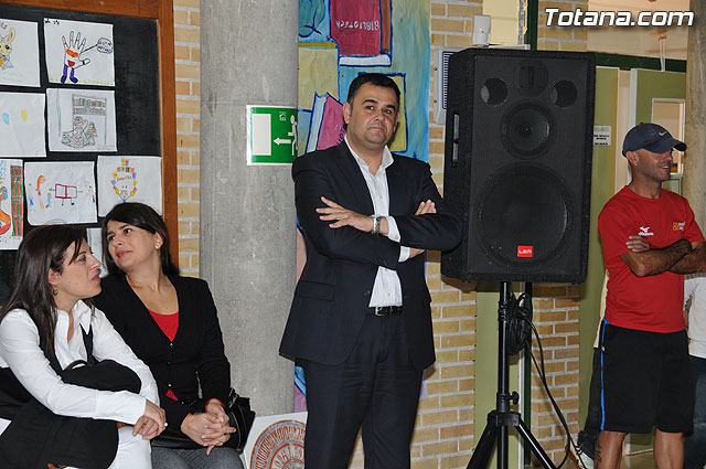 El colegio “Tierno Galvn” inaugura la nueva biblioteca del centro recordando el Quijote de La Mancha - 4