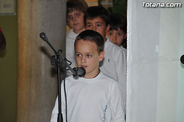 El colegio “Tierno Galvn” inaugura la nueva biblioteca del centro recordando el Quijote de La Mancha - 11