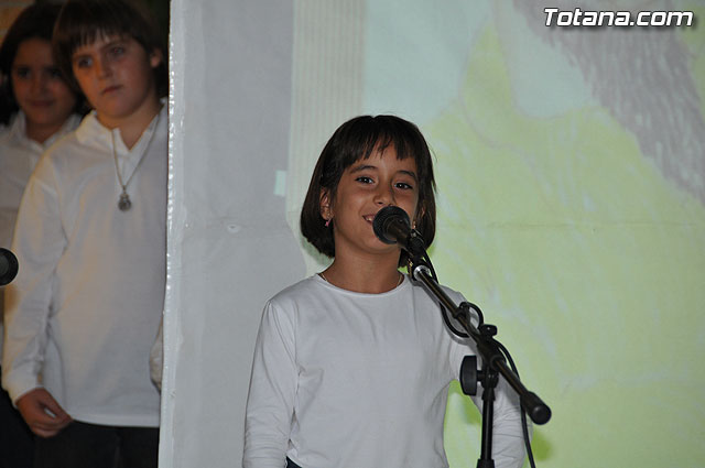 El colegio “Tierno Galvn” inaugura la nueva biblioteca del centro recordando el Quijote de La Mancha - 15