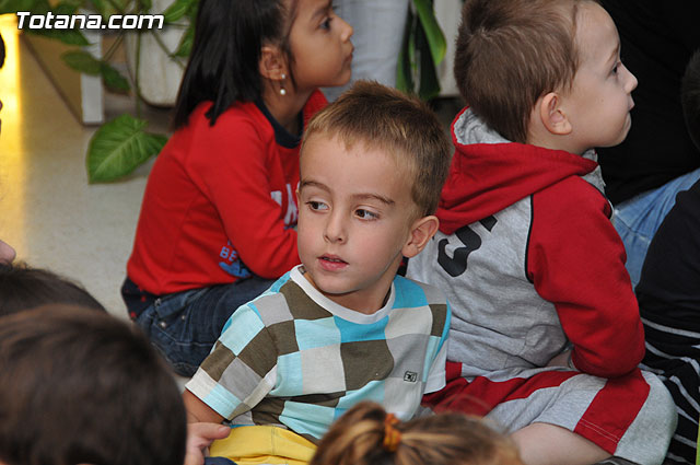El colegio “Tierno Galvn” inaugura la nueva biblioteca del centro recordando el Quijote de La Mancha - 40