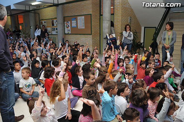 El colegio “Tierno Galvn” inaugura la nueva biblioteca del centro recordando el Quijote de La Mancha - 43