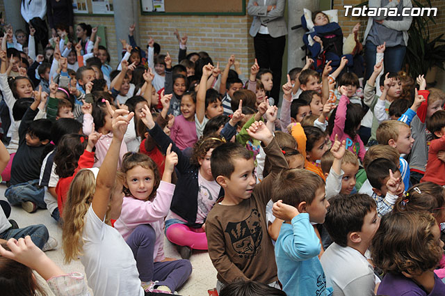 El colegio “Tierno Galvn” inaugura la nueva biblioteca del centro recordando el Quijote de La Mancha - 44