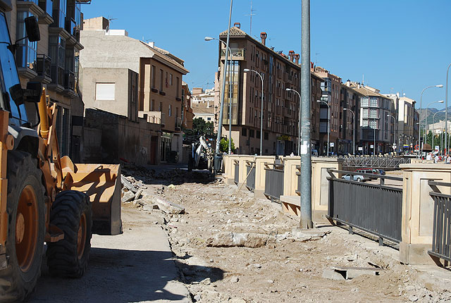 El paseo de la Avenida Rambla de la Santa comienza a transformar su imagen a raíz de las obras de remodelación que se están ejecutando - 1, Foto 1
