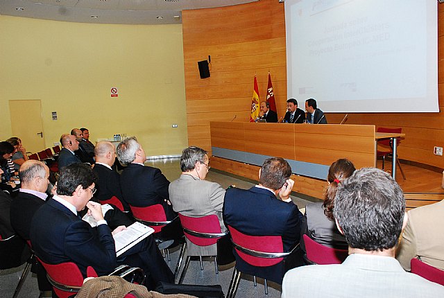 Representantes del ‘Institut de la Méditerranée’ analizan la política de cluster de la Región - 1, Foto 1