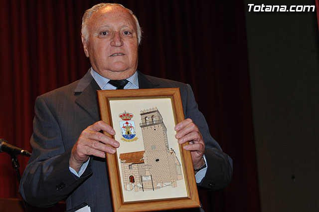 Recital poético en homenaje al doctor Antonio Martínez Hernández a cargo de la asociación “Caja de Semillas”, Foto 1