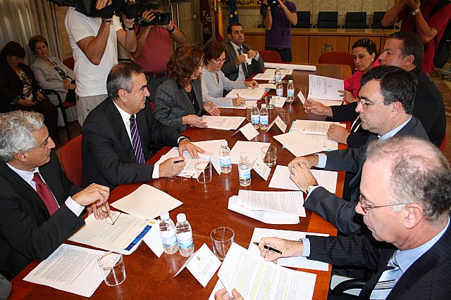 El MARM continúa con el proyecto piloto para avanzar en el análisis de los riesgos y de los materiales contaminados en la Bahía de Portmán - 1, Foto 1