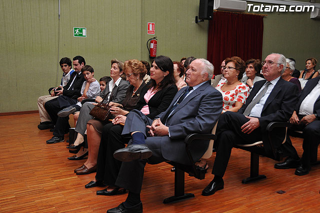 Recital potico en homenaje al doctor Antonio Martnez Hernndez a cargo de la asociacin “Caja de Semillas” - 2
