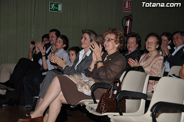 Recital potico en homenaje al doctor Antonio Martnez Hernndez a cargo de la asociacin “Caja de Semillas” - 16
