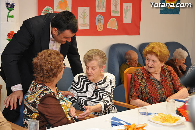 Los usuarios del Servicio de Estancias Diurnas de Alzheimer comienzan las actividades del segundo aniversario del centro - 19