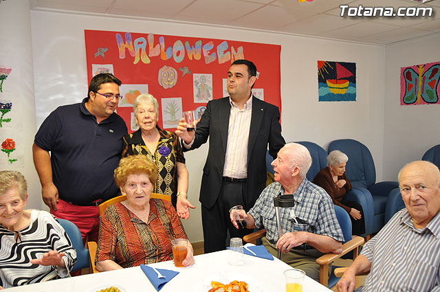 Los usuarios del Servicio de Estancias Diurnas de Alzheimer comienzan las actividades del segundo aniversario del centro - 24