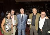 La Universidad de Murcia presentó  en la Feria del Libro sus novedades en teatro