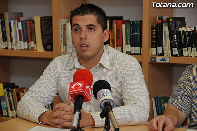 El Ayuntamiento suscribe un convenio con la Junta Parroquial del cementerio de Paretn-Cantareros - 4