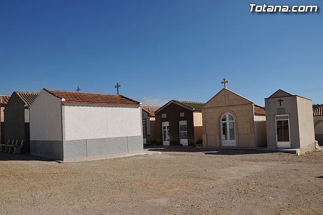 El Ayuntamiento suscribe un convenio con la Junta Parroquial del cementerio de Paretn-Cantareros - 18