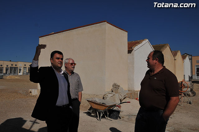 El Ayuntamiento suscribe un convenio con la Junta Parroquial del cementerio de Paretn-Cantareros - 22