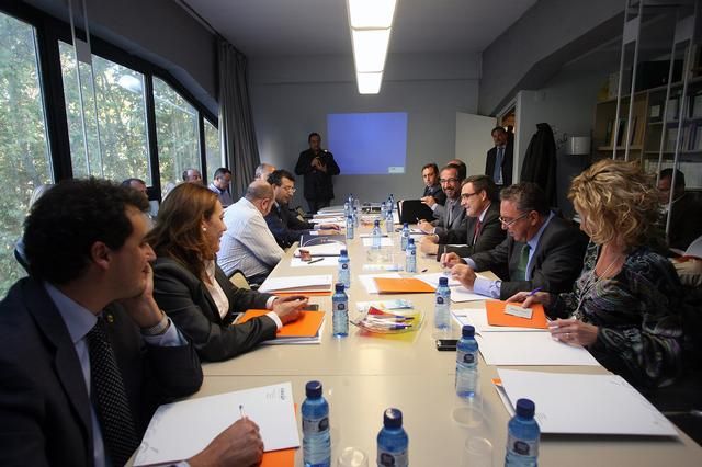 El Alcalde asiste a la reunión de la Comisión de la Sociedad de la Información y Nuevas Tecnologías - 1, Foto 1