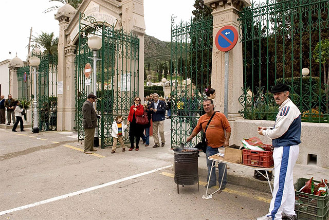 El Archivo Municipal documenta los enterramientos de los cementerios municipales desde 1868 - 1, Foto 1