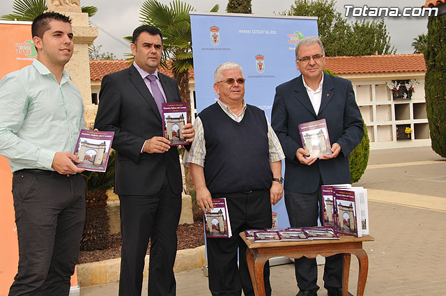 Presentado un libro de Juan Cánovas Mulero sobre el cementerio municipal Nuestra Señora del Carmen - 1, Foto 1