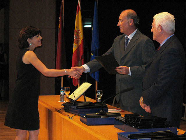 234 auxiliares administrativos y agentes medioambientales toman posesión de sus plazas - 1, Foto 1