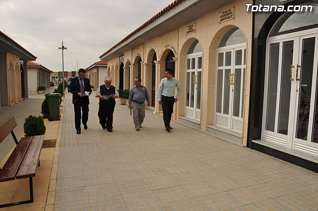 Ms de una treintena de efectivos conformarn el dispositivo de seguridad y emergencias que se pondr en marcha en el cementerio - 1