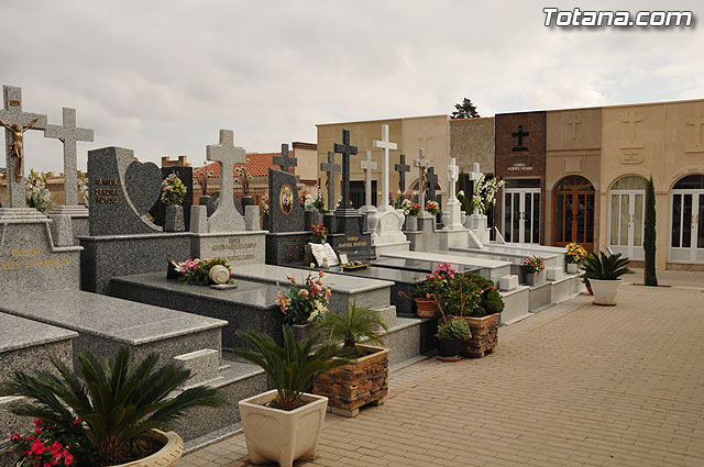 Ms de una treintena de efectivos conformarn el dispositivo de seguridad y emergencias que se pondr en marcha en el cementerio - 2