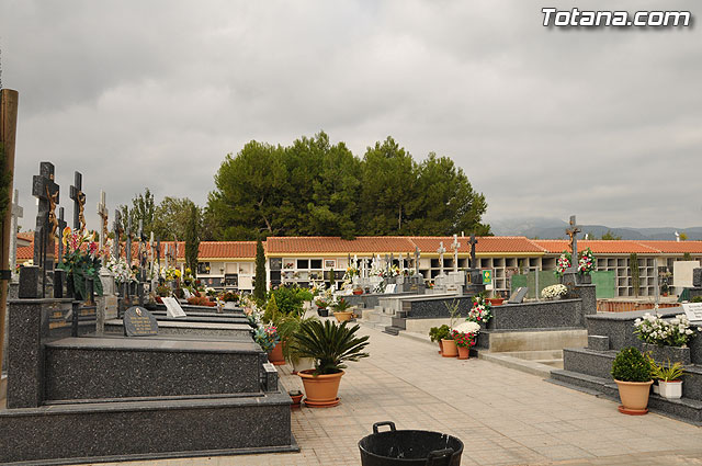 Ms de una treintena de efectivos conformarn el dispositivo de seguridad y emergencias que se pondr en marcha en el cementerio - 4