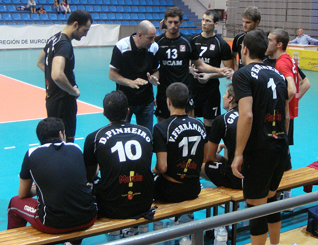 El UCAM Murcia vende cara su derrota ante el líder - 2, Foto 2