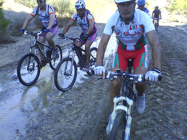 Start the new season of mountain biking, organized by the Department of Sports, with the participation of over thirty riders, Foto 3