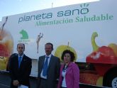 Los concejales de Educación y Sanidad del Ayuntamiento de Lorca visitan el autobús “Planeta sano. Alimentación saludable” de CajaMadrid