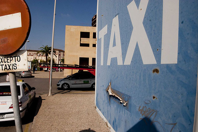 La Policía Local identifica siete taxis ilegales en un mes - 2, Foto 2