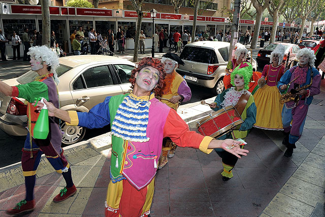 Una “amplia, intensa y de buena calidad” Feria del Libro regional concluye su XXIV edición con un pasacalles - 2, Foto 2