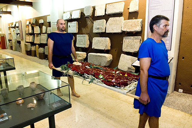 El Museo Arqueológico revive los cortejos fúnebres romanos ante 400 personas - 3, Foto 3