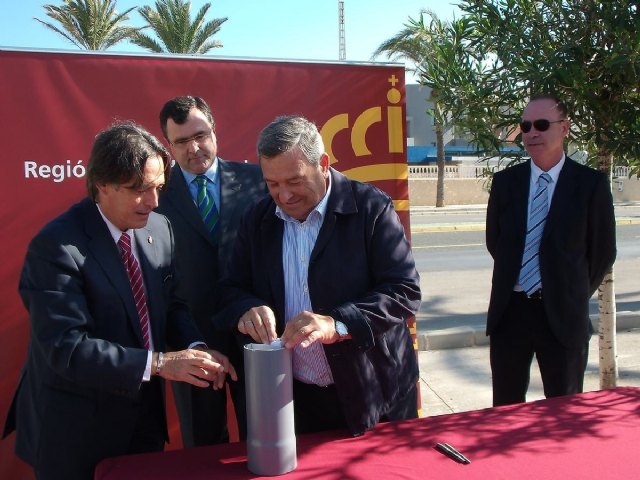 Antes de verano de 2010 estarán en marcha dos nuevas glorietas en la Gran Vía de La Manga - 1, Foto 1