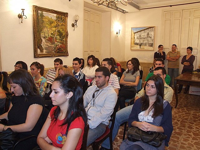 Treinta universitarios se incorporan al trabajo con el proyecto ‘Blanca, municipio solidario’ - 1, Foto 1