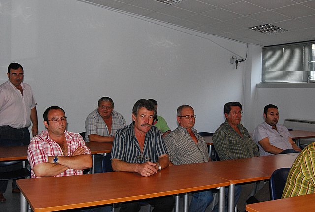 Autoridades municipales asisten a la Asamblea General de la Asociación de Transportistas del Bajo Guadalentín, Foto 2