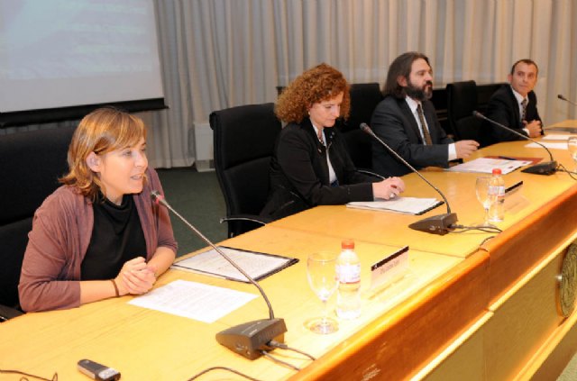 La Universidad de Murcia y la Obra Social “la Caixa” ofrecieron una conferencia sobre el descanso en la vejez - 1, Foto 1