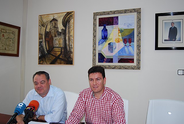 El Ayuntamiento proyecta obras y la contratacin de 14 personas de Alhama gracias al ahorro econmico logrado en el ejercicio 2008, Foto 1