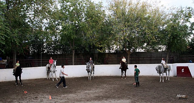 El Caravacón imparte clases de equitación - 1, Foto 1
