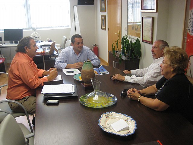 Gómez inicia las reuniones con diferentes colectivos para preparar la Navidad en Murcia - 1, Foto 1