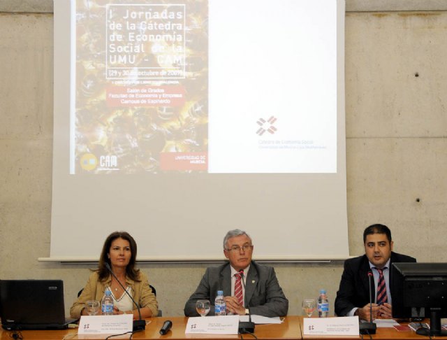 La Cátedra de Economía Social celebró  unas jornadas sobre los problemas de estas entidades en tiempos de crisis - 1, Foto 1